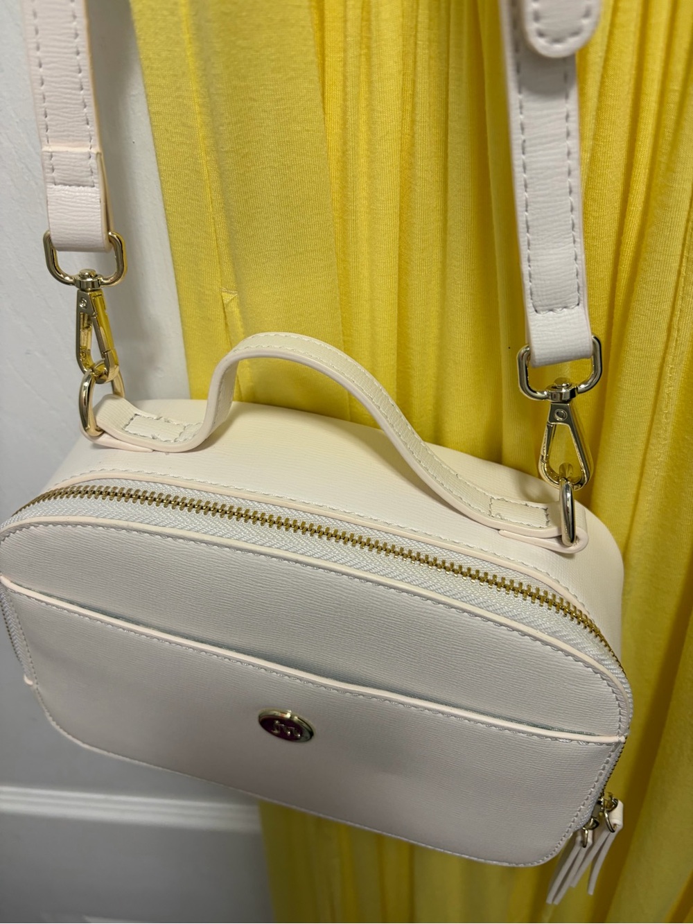 JM Collection Cream Crossbody Bag - Picture 13 of 14